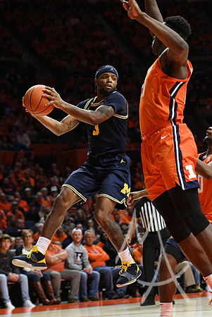 COLLEGE BASKETBALL: DEC 11 Michigan at Illinois