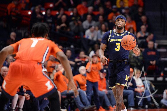COLLEGE BASKETBALL: DEC 11 Michigan at Illinois