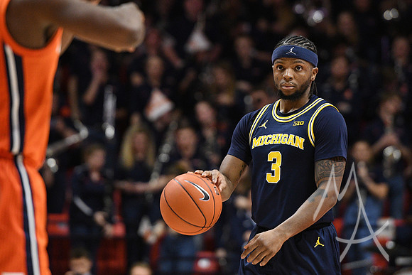 COLLEGE BASKETBALL: DEC 11 Michigan at Illinois