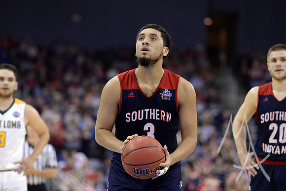NCAA BASKETBALL: MAR 28 Div II Men's Final Four - Point Loma v Southern Indiana