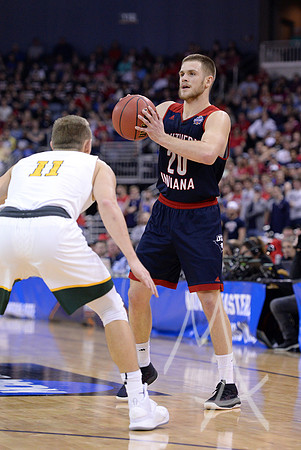NCAA BASKETBALL: MAR 28 Div II Men's Final Four - Point Loma v Southern Indiana