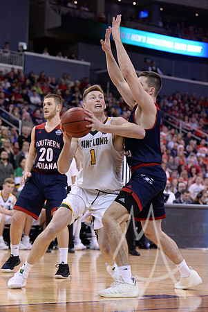 NCAA BASKETBALL: MAR 28 Div II Men's Final Four - Point Loma v Southern Indiana