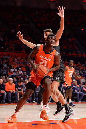 COLLEGE BASKETBALL: NOV 18 Hawaii at Illinois