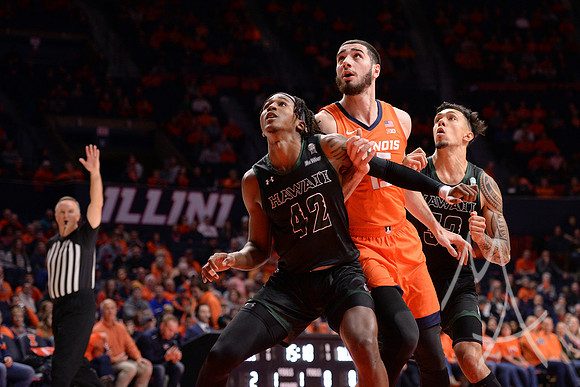 COLLEGE BASKETBALL: NOV 18 Hawaii at Illinois