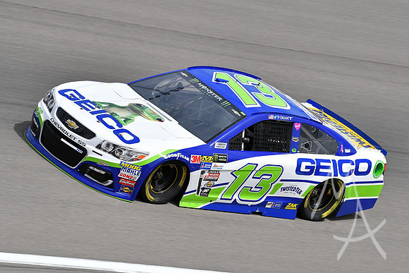 AUTO: MAR 10 NASCAR Monster Energy Cup Series - Kobalt 400
