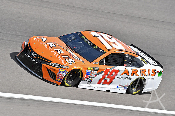 AUTO: MAR 10 NASCAR Monster Energy Cup Series - Kobalt 400