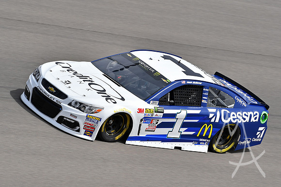 AUTO: MAR 10 NASCAR Monster Energy Cup Series - Kobalt 400