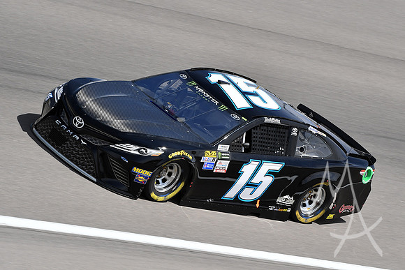 AUTO: MAR 10 NASCAR Monster Energy Cup Series - Kobalt 400