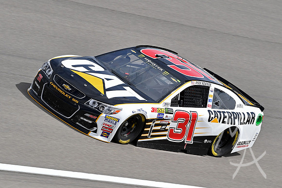 AUTO: MAR 10 NASCAR Monster Energy Cup Series - Kobalt 400
