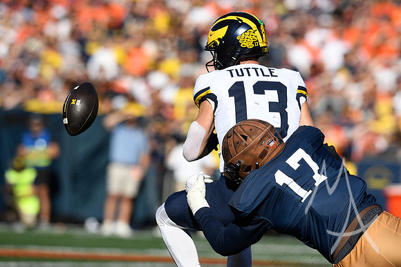 COLLEGE FOOTBALL: OCT 19 Michigan at Illinois