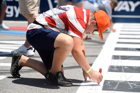 AUTO: JUN 02 NASCAR Cup Series Enjoy Illinois 300 presented by TicketSmarter