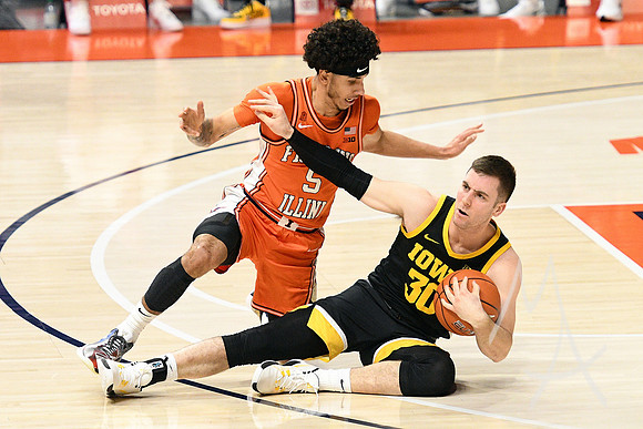 COLLEGE BASKETBALL: JAN 29 Iowa at Illinois