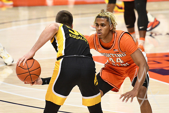 COLLEGE BASKETBALL: JAN 29 Iowa at Illinois