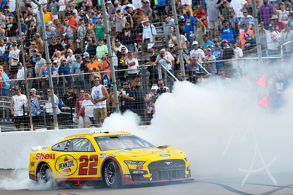 AUTO: JUN 05 NASCAR Cup Series Enjoy Illinois 300 Presented by TicketSmarter