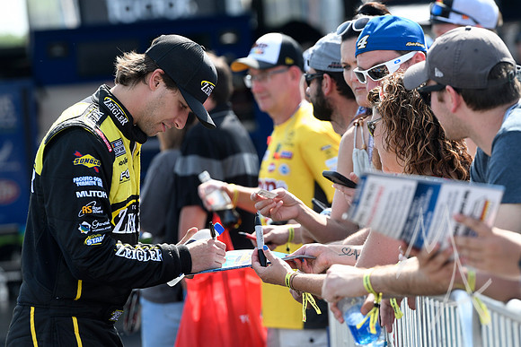 AUTO: JUN 04 NASCAR Cup Series Enjoy Illinois 300 Presented by TicketSmarter