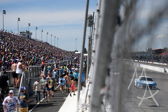 AUTO: JUN 02 NASCAR Cup Series Enjoy Illinois 300 presented by TicketSmarter