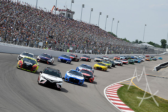 AUTO: JUN 05 NASCAR Cup Series Enjoy Illinois 300 Presented by TicketSmarter