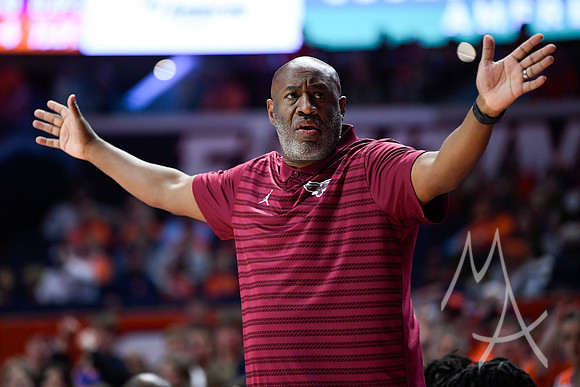 COLLEGE BASKETBALL: NOV 23 Maryland Eastern Shore at Illinois