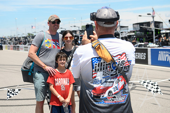 AUTO: JUN 02 NASCAR Cup Series Enjoy Illinois 300 presented by TicketSmarter