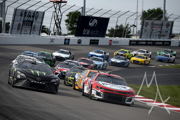 AUTO: JUN 05 NASCAR Cup Series Enjoy Illinois 300 Presented by TicketSmarter