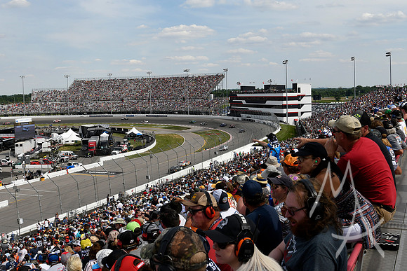 AUTO: JUN 05 NASCAR Cup Series Enjoy Illinois 300 Presented by TicketSmarter