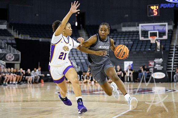 COLLEGE BASKETBALL: MAR 08 WomenÕs Ohio Valley Championship Tennessee Tech vs Lindenwood