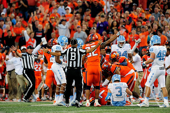 NCAA FOOTBALL: SEP 10 North Carolina at Illinois