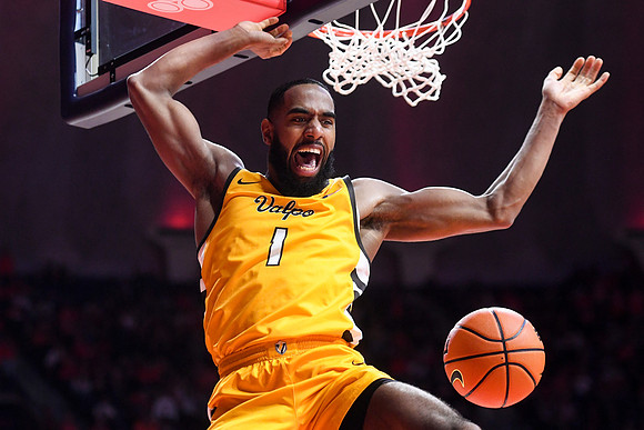 COLLEGE BASKETBALL: NOV 17 Valparaiso at Illinois