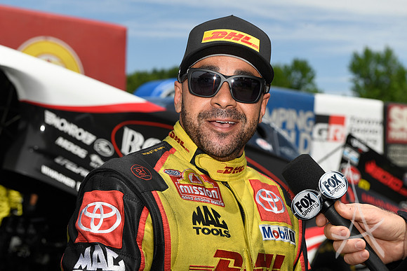 AUTO: APR 27 NHRA American Rebel Light 4-Wide Nationals