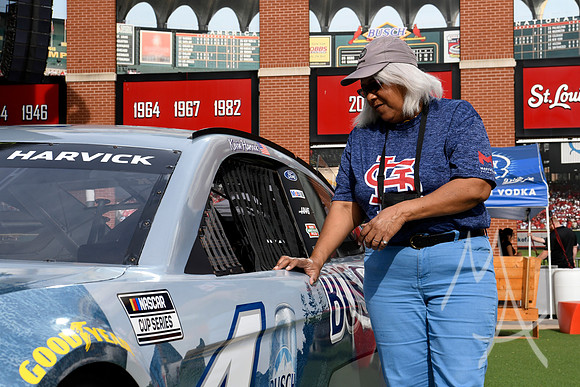 AUTO: JUN 02 NASCAR Cup Series Enjoy Illinois 300 Presented by TicketSmarter