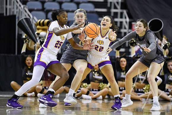 COLLEGE BASKETBALL: MAR 08 WomenÕs Ohio Valley Championship Tennessee Tech vs Lindenwood