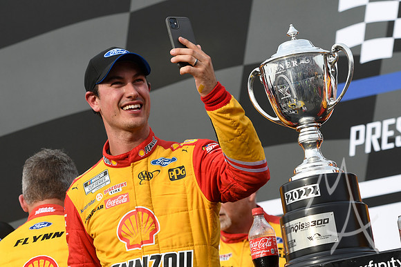 AUTO: JUN 05 NASCAR Cup Series Enjoy Illinois 300 Presented by TicketSmarter