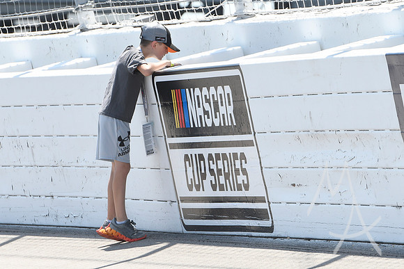 AUTO: JUN 05 NASCAR Cup Series Enjoy Illinois 300 Presented by TicketSmarter