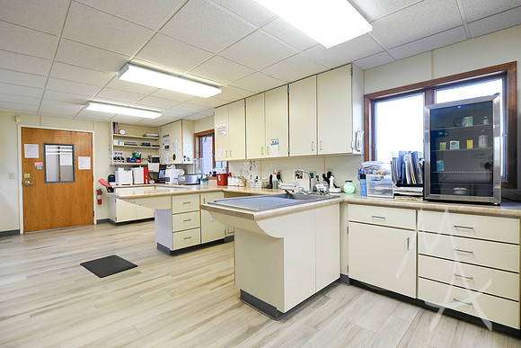 CLINTON, IN - West Central Veterinary Clinic