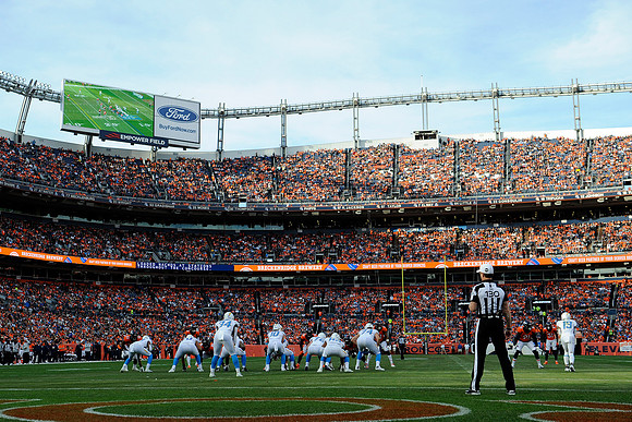 NFL: NOV 28 Chargers at Broncos