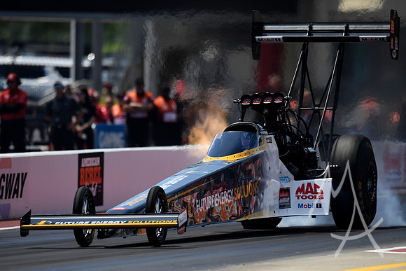 AUTO: APR 26 NHRA American Rebel Light 4-Wide Nationals