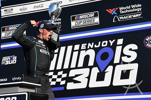 AUTO: JUN 02 NASCAR Cup Series Enjoy Illinois 300 presented by TicketSmarter