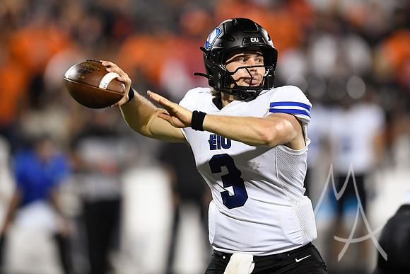 COLLEGE FOOTBALL: AUG 29 Eastern Illinois at Illinois