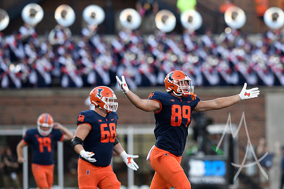 COLLEGE FOOTBALL: AUG 27 Wyoming at Illinois