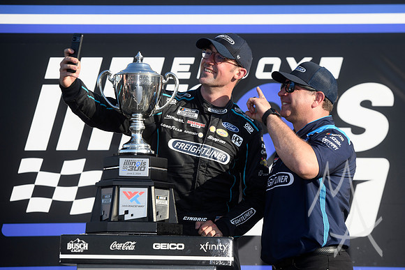 AUTO: JUN 02 NASCAR Cup Series Enjoy Illinois 300 presented by TicketSmarter