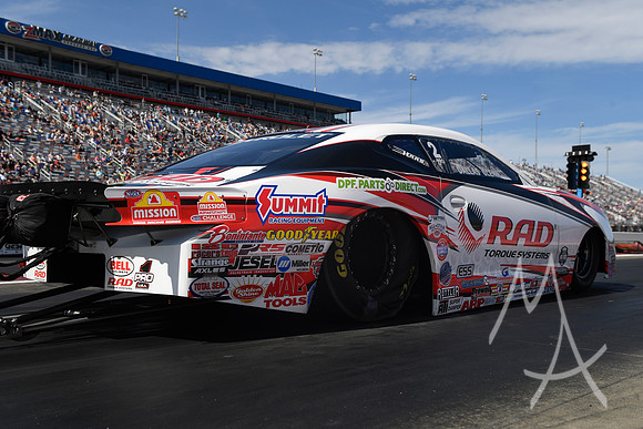 AUTO: APR 27 NHRA American Rebel Light 4-Wide Nationals
