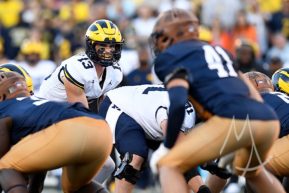 COLLEGE FOOTBALL: OCT 19 Michigan at Illinois