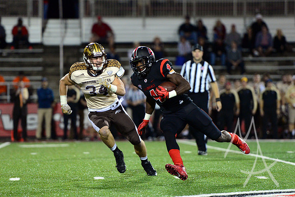 NCAA FOOTBALL: NOV 01 Western Michigan at Ball State