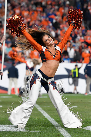 NFL: NOV 28 Chargers at Broncos