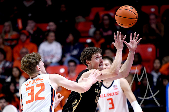 COLLEGE BASKETBALL: NOV 13 Oakland at Illinois
