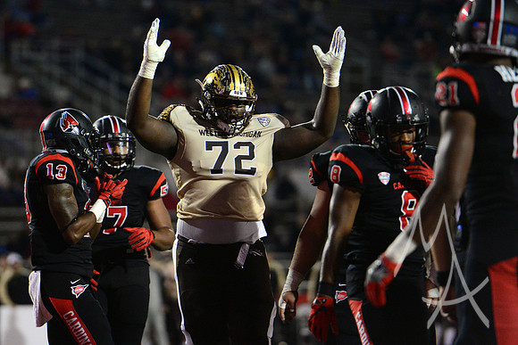 NCAA FOOTBALL: NOV 01 Western Michigan at Ball State